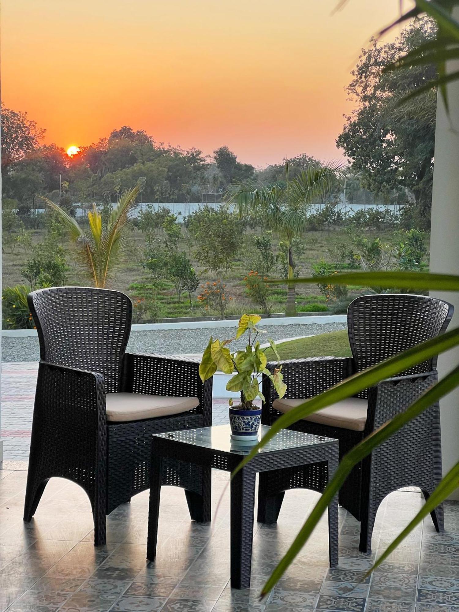 Bundeli Kothi - A Unique Farmstay Орчха Экстерьер фото