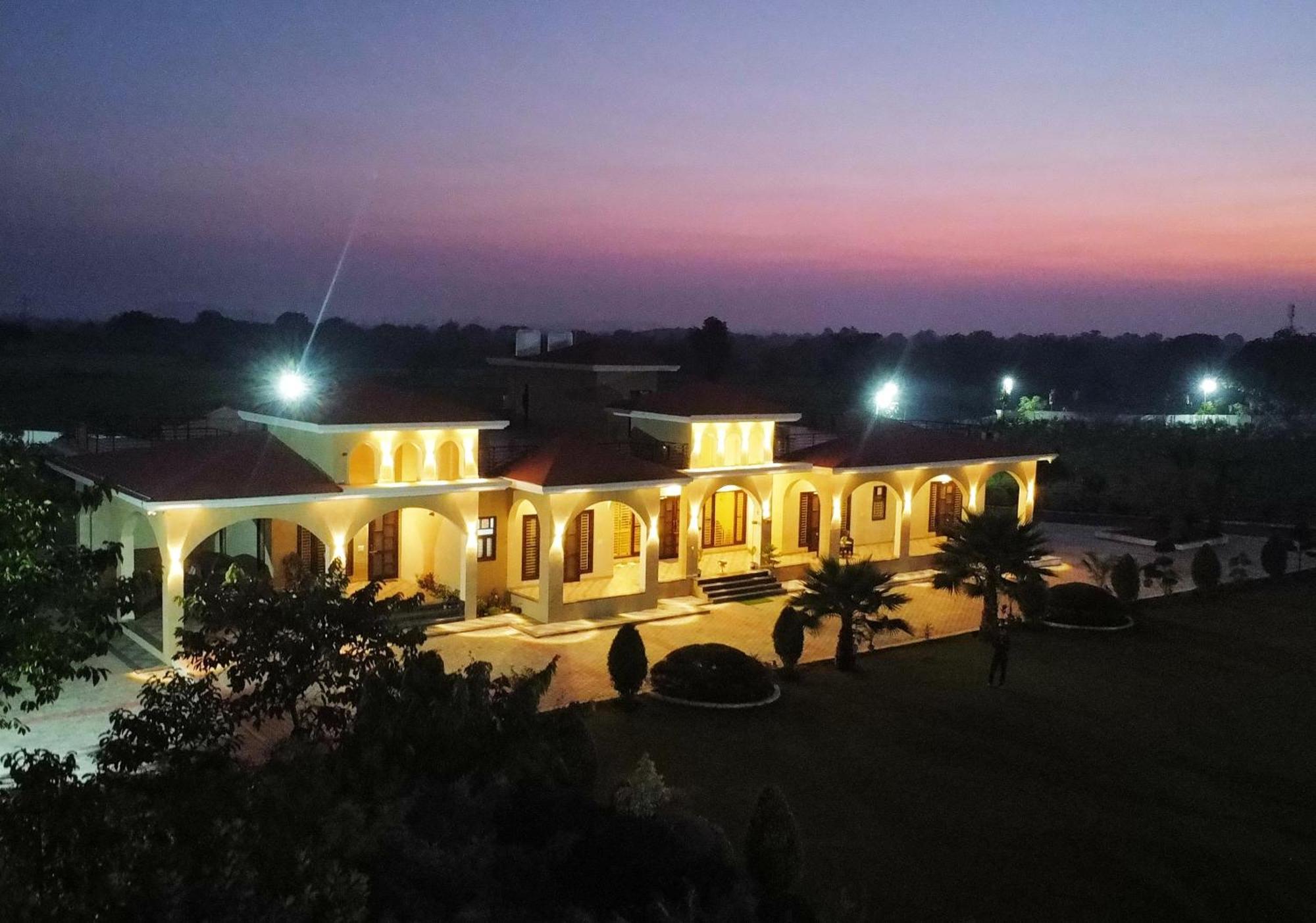 Bundeli Kothi - A Unique Farmstay Орчха Экстерьер фото