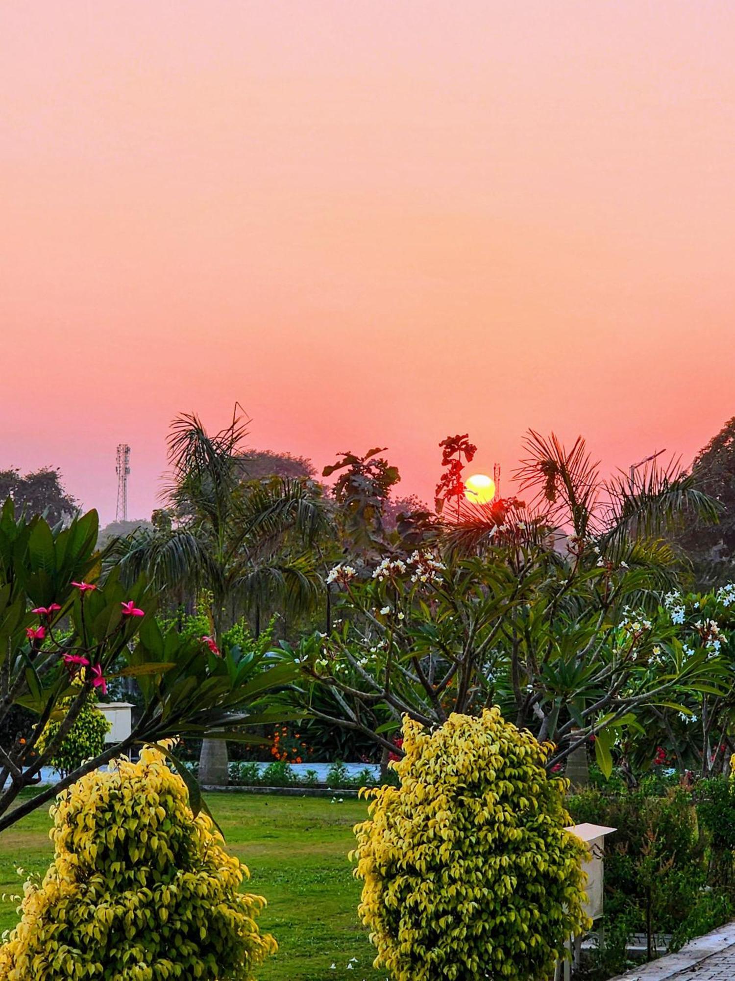 Bundeli Kothi - A Unique Farmstay Орчха Экстерьер фото