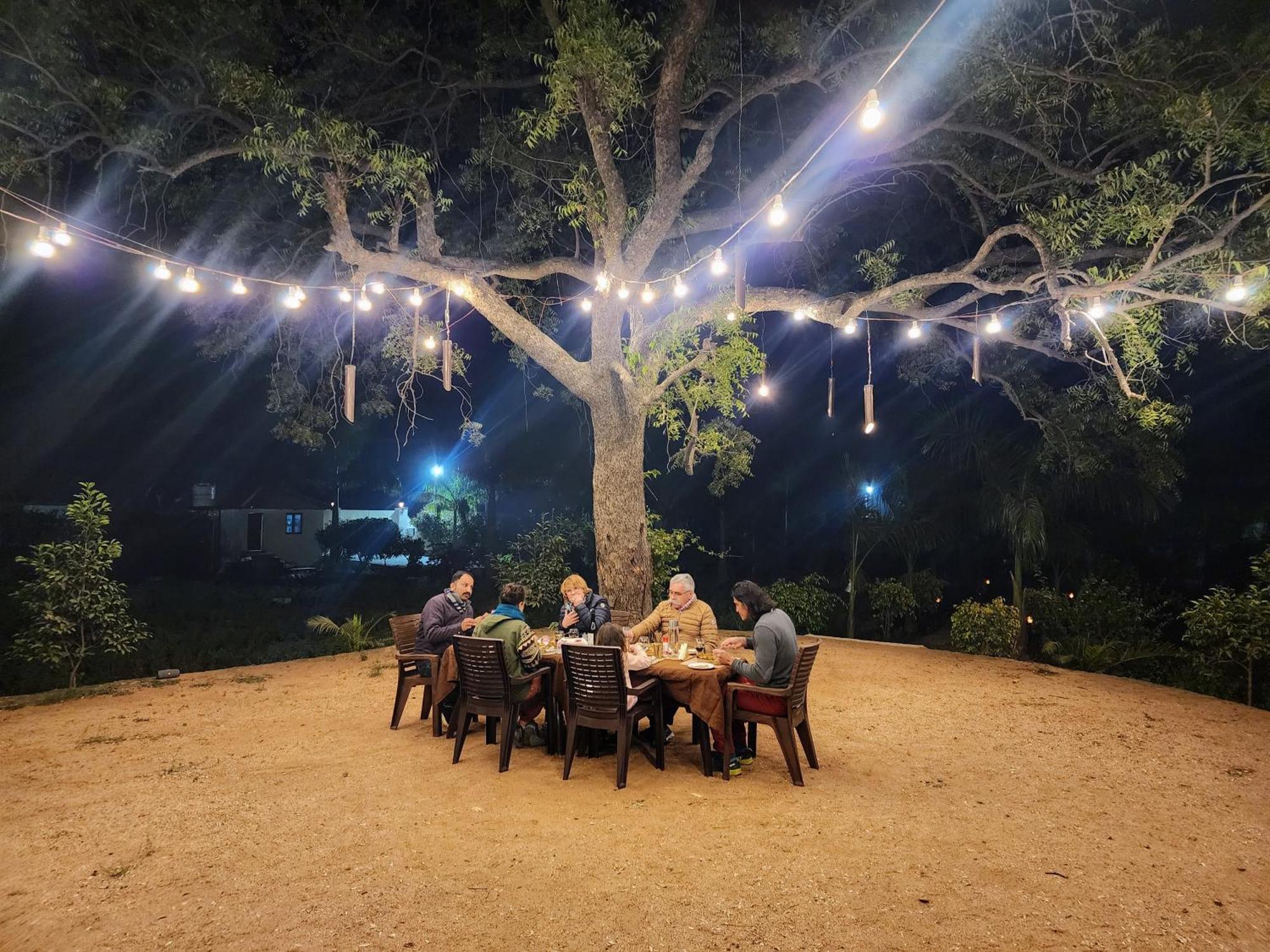 Bundeli Kothi - A Unique Farmstay Орчха Экстерьер фото